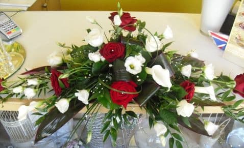 Red & White Top Table  Design