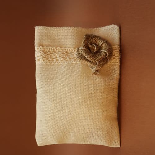 Gauze cotton lace and burlap flower  favour / Μπομπονιέρα απο γάζα με βαμβακερή δεντέλα