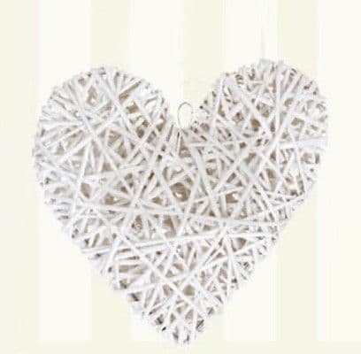 Medium white wooden heart / Μεσαία ξύλινη διακοσμητική καρδιά