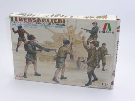 Italaerei 1:35 Plastic Kit No. 305 - Italian Troops Bersaglieri