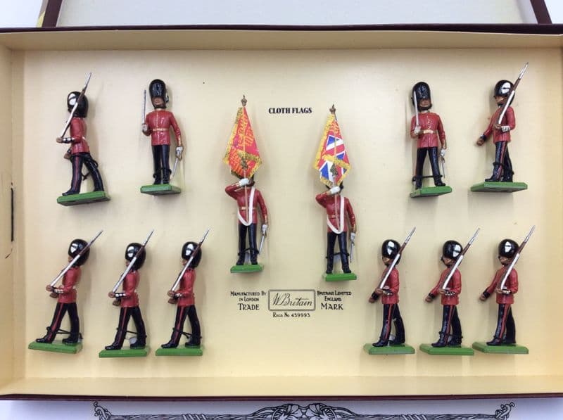 WB5186 Limited Edition - Welsh Guards with Cloth Flags R.R.P. £200
